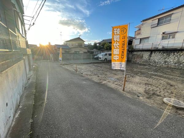 　前面道路含む現地写真　
