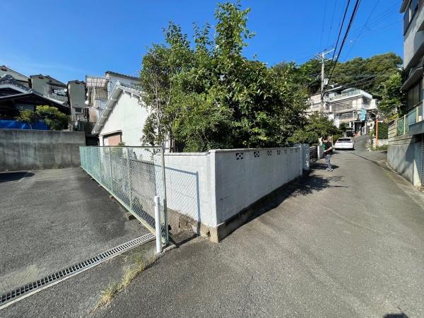 　前面道路含む現地写真　