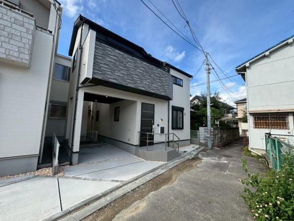 　前面道路含む現地写真　