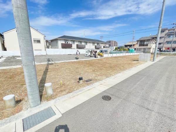 　前面道路含む現地写真　