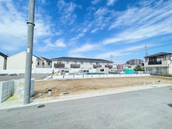 　前面道路含む現地写真　