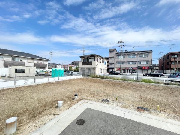 　前面道路含む現地写真　